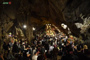 Huong Pagoda Festival Opening: Implementing Solutions for a Civilized Pilgrimage - image 9