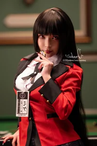 Vietnamese Cosplayer Goes Viral with Stunning Transformation Video - image 1