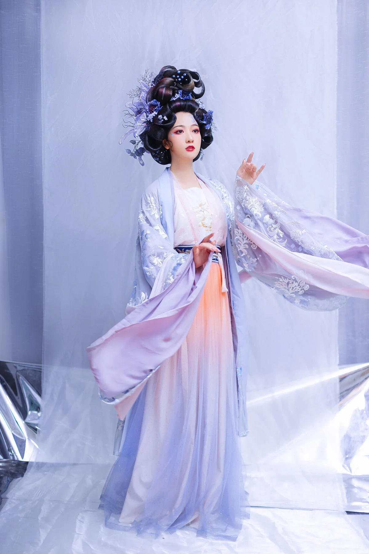YiTuYu Art Language Vol.9857: Li Xiao Xin (20P) - A New Standard in Art