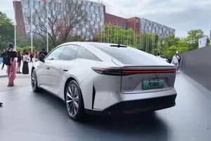 Toyota bZ7 EV Makes Massive Impact with 3,100 Orders in First Hour - image 3