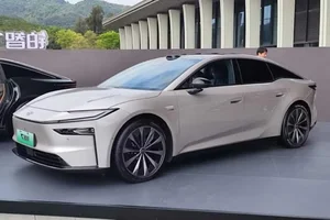 Toyota bZ7 EV Makes Massive Impact with 3,100 Orders in First Hour - image 9