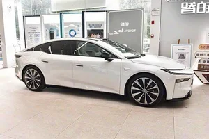 Toyota bZ7 EV Makes Massive Impact with 3,100 Orders in First Hour - image 0