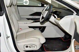 Toyota bZ7 EV Makes Massive Impact with 3,100 Orders in First Hour - image 5