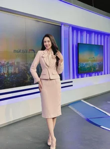 VTV’s Most Beautiful MC Mai Ngoc: Ageless Beauty and Success at 35 - image 4