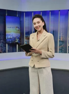 VTV’s Most Beautiful MC Mai Ngoc: Ageless Beauty and Success at 35 - image 6