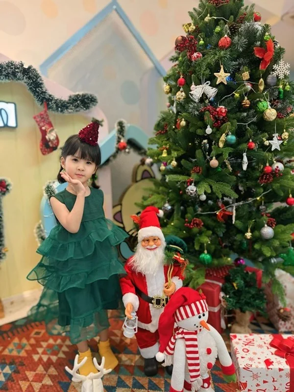 Sol: The Adorable Daughter of Thien An and Jack Looking Like a Princess