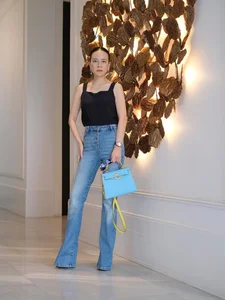 Madam Pang and Her Husband: A Glimpse into Their Elegant Life Together - image 7