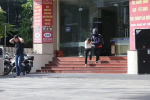 Hanoi Police Conduct Large-Scale Hostage Rescue and Gold Shop Robbery Drill - image 0