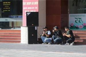 Hanoi Police Conduct Large-Scale Hostage Rescue and Gold Shop Robbery Drill - image 6