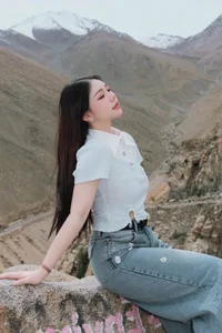Vietnamese Celebrity Updates: Miu Le Shares Fun Stories and Tang Thanh Ha's Joyful News - image 22