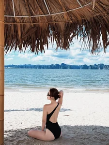 Vietnamese Celebrity Updates: Miu Le Shares Fun Stories and Tang Thanh Ha's Joyful News - image 17