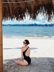 Vietnamese Celebrity Updates: Miu Le Shares Fun Stories and Tang Thanh Ha's Joyful News - image 16