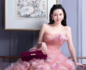 Modern Beauty Trends: The Rise of the 'Ideal' Lifestyle Hot Girl - image 4