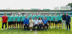 Football Icon Le Cong Vinh Reveals New Educational Path After Hiatus - image 5