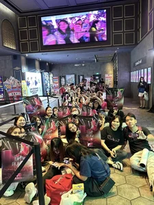 Pop Queen My Tam Rents Out Cinema to Watch Tri Am Liveshow DVD with Fans - image 1