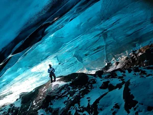Exploring the Most Surreal and Beautiful Ice Caves on Earth - image 13