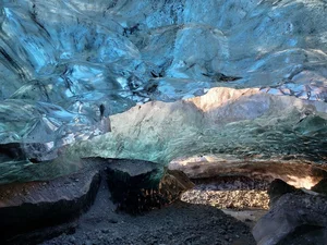 Exploring the Most Surreal and Beautiful Ice Caves on Earth - image 4