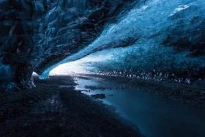 Exploring the Most Surreal and Beautiful Ice Caves on Earth - image 10