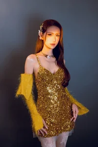 Vietnamese Celebrity News: Midu's Anniversary and Diep Lam Anh's Family - image 11