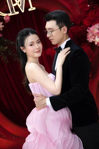 Vietnamese Celebrity News: Midu's Anniversary and Diep Lam Anh's Family - image 27