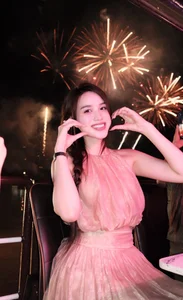 Vietnamese Star Midu Captivates Fans with Youthful Elegance and 'Student-Like' Charm - image 2