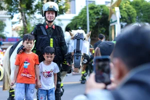 Spectacular Cavalry Performance and Police Horse Parade in Ho Chi Minh City - image 6