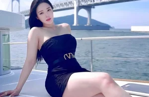 Curvy Korean Influencers Moon Fit and Solbi Redefine Beauty Standards with Bold Fashion - image 4
