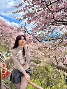 Stunning 1.81m Beauty Lives in Luxury Villa and Finds Happiness With Older Husband - image 2