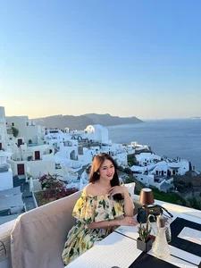 Stunning 1.81m Beauty Lives in Luxury Villa and Finds Happiness With Older Husband - image 6