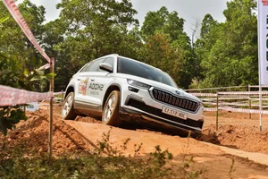 Massive Pre-Tet Discounts on High-Clearance SUVs: Car Prices Slashed by Up to 500 Million VND - image 2