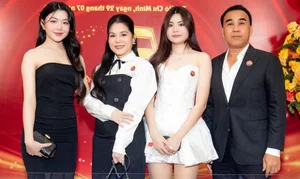 MC Quyen Linh's Daughters Steal the Spotlight at Event - image 6