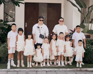 Style Icon in the Making: Do Manh Cuong’s Daughter Strolls in Australia - image 5