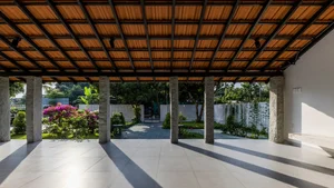 Stunning Traditional Tile-Roof House Featured in US Media - image 8