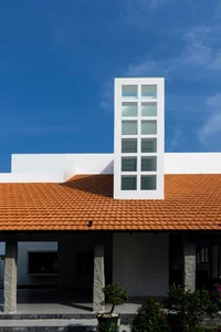 Stunning Traditional Tile-Roof House Featured in US Media - image 11