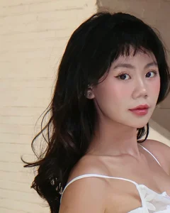 TikToker Thao Da Ua Shares Nostalgic 90s Style Wedding Photos - image 10