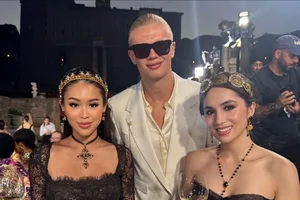Tiên Nguyễn and Erling Haaland: A Viral Moment in Global Fashion and Sports - image 7
