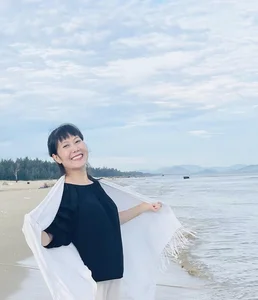 Meritorious Artist Thu Huong Reflects on Her Iconic Comedy Career - image 3