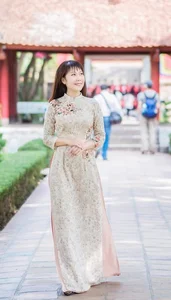 Meritorious Artist Thu Huong Reflects on Her Iconic Comedy Career - image 6