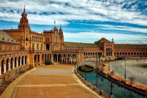 Incredible Discoveries and Cultural Wonders: A Deep Dive Into the Heart of Spain - image 4
