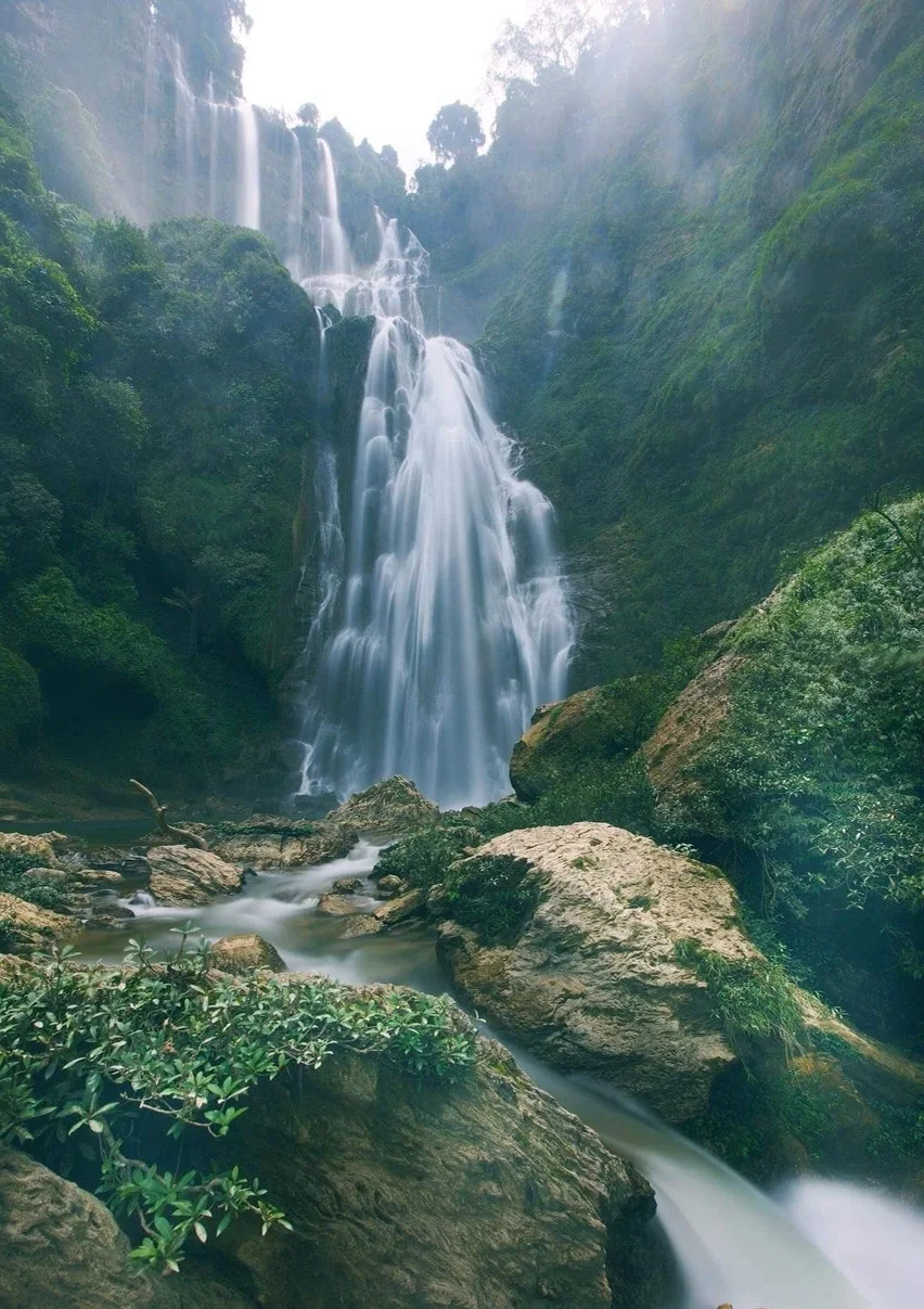 Discover the Stunning 15-Tier Waterfall Just 200km from Hanoi