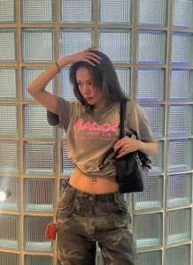 Vietnamese Singer Phuong Ly Stuns Fans with Her Surreal Waistline - image 6