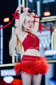 Vietnamese Singer Phuong Ly Stuns Fans with Her Surreal Waistline - image 11