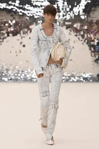 8 Essential Jeans Styles to Upgrade Your Wardrobe and Elevate Your Look - image 5