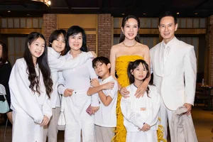 Red Carpet Elegance: Vietnamese Stars Shine at Ly Hai's Highly Anticipated Movie Premiere - image 9