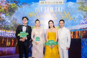 Red Carpet Elegance: Vietnamese Stars Shine at Ly Hai's Highly Anticipated Movie Premiere - image 3