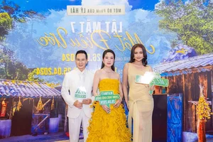 Red Carpet Elegance: Vietnamese Stars Shine at Ly Hai's Highly Anticipated Movie Premiere - image 5