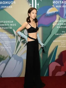 Ageless Icon Vera Wang Celebrates Birthday with Youthful Vitality - image 9