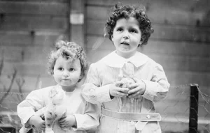 Rare Historical Photos Revealing Daily Life Around the World - image 7