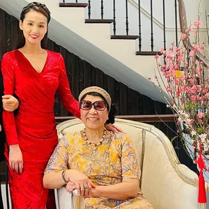 Northern Vietnamese Actress’s Mother-in-Law Flaunts Million-Dollar Diamond Collection and Support - image 4