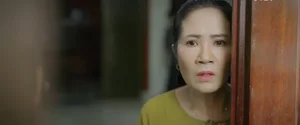 Nhung Neo Duong Gan Xa Episode 52: Mrs. Chau's Secret Struggle with Fraud - image 9